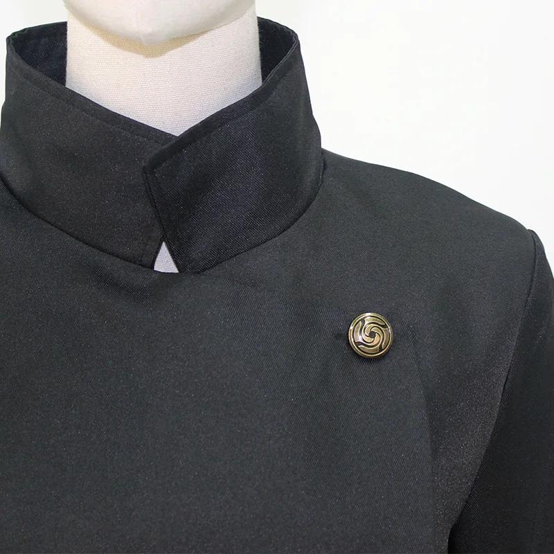 focus sur le col du Costume de Satoru Gojo – Jujutsu Kaisen vue de l'avant