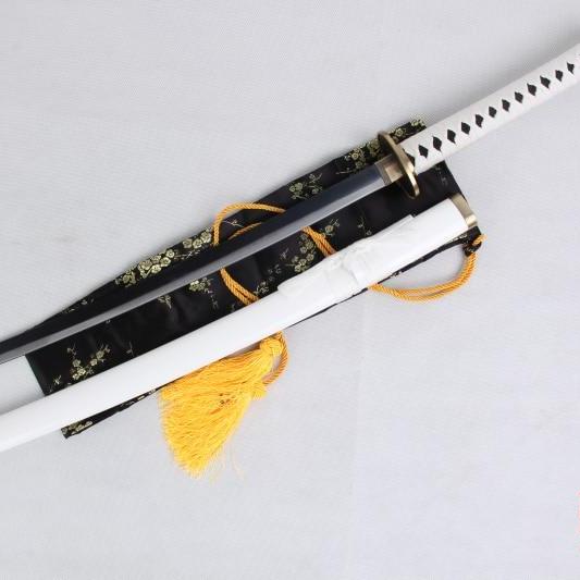 Vue de l'emballage et de la protection du katana de roronoa zoro dans one piece