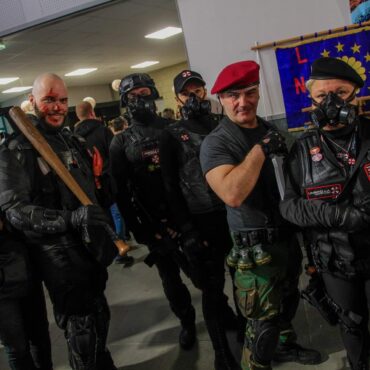 Équipe de cosplay durant la Japan Geek expo