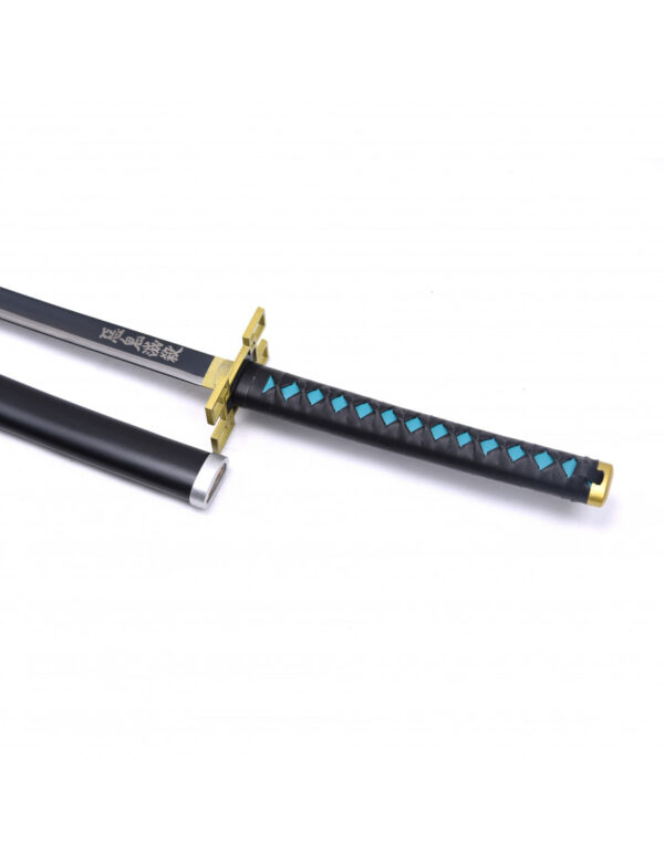 Manche bleu et noir du katana de muichirou dans demon slayer